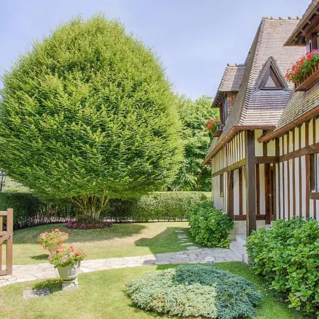Villa La Cote Fleurie - 5 Bdr - Garden & Jacuzzi - Tourgeville Plage